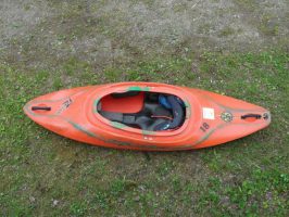 Spielboot rot