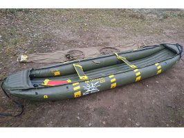 Schlauchboot-Kanadier grün